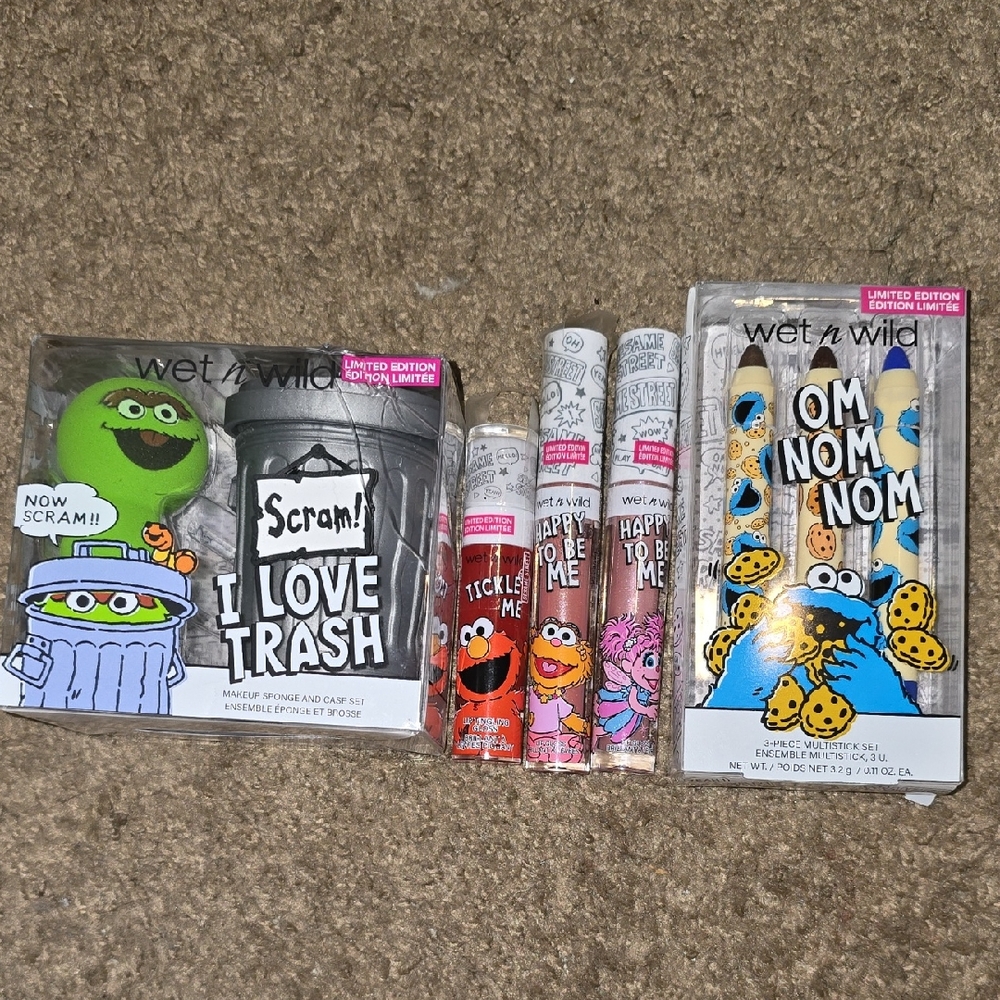 Wet n Wild Sesame Street Lip Gloss and Eyeshadow Set Limited Edition